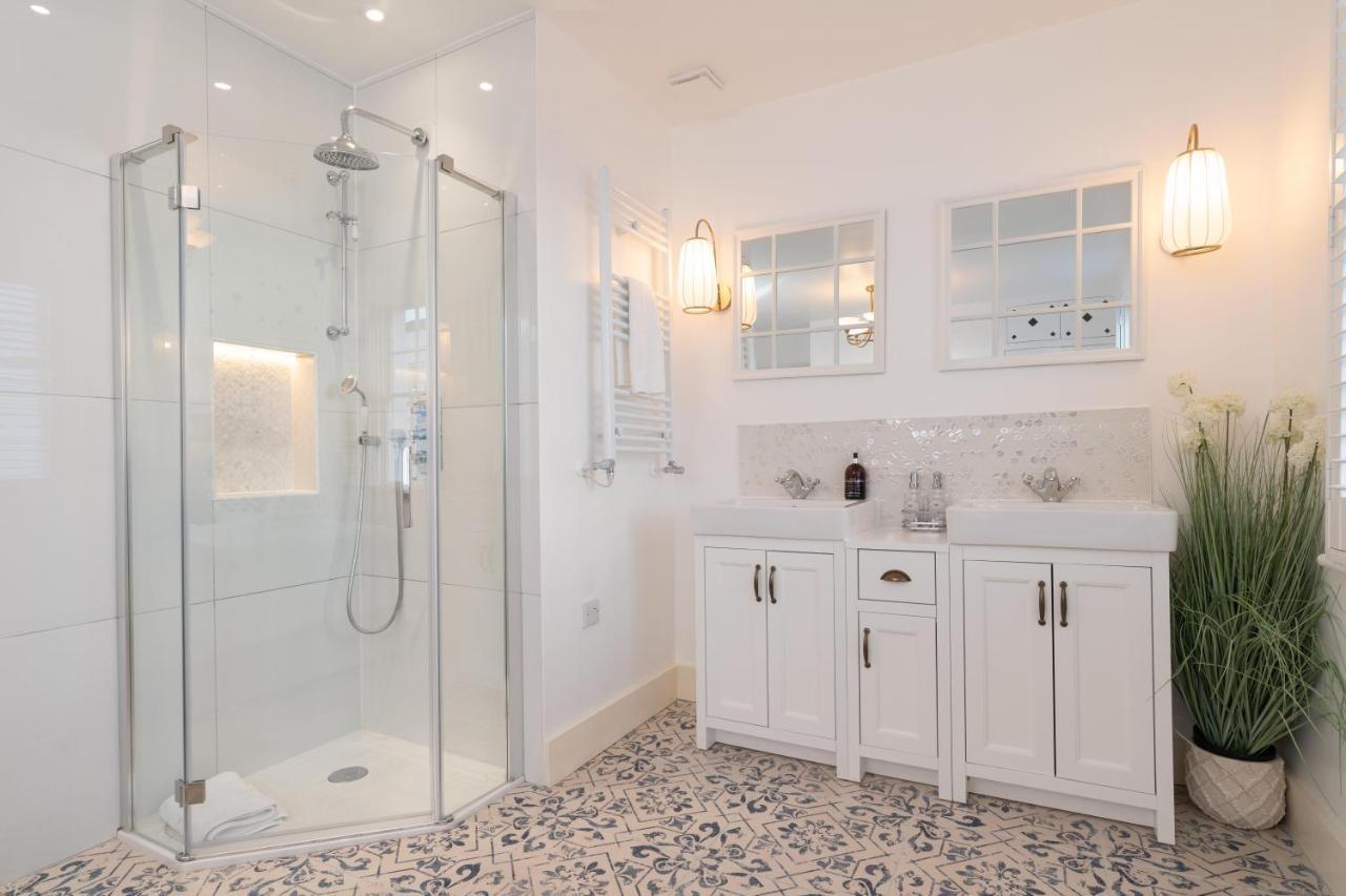 Gloucester Place Townhouse With Hot Tub! Cheltenham Eksteriør bilde