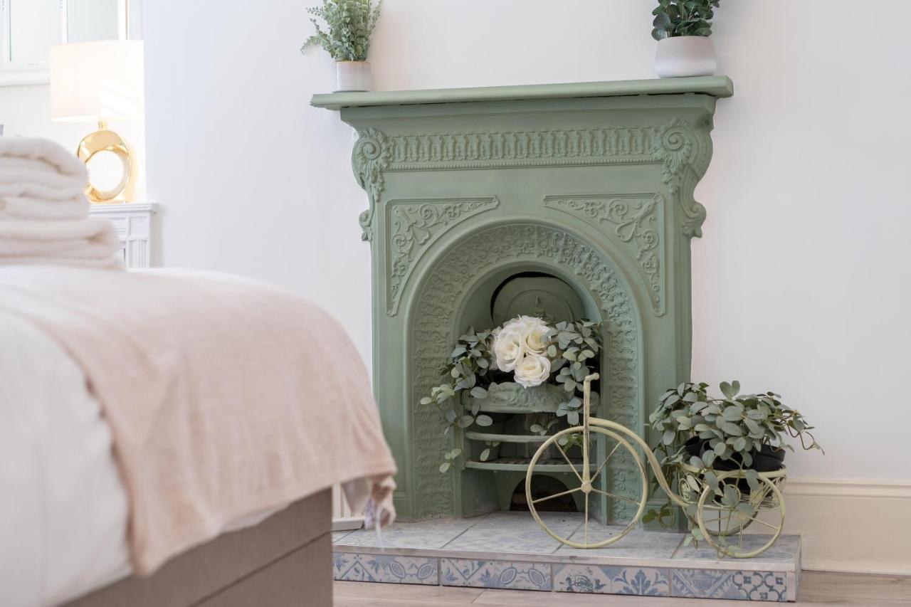 Gloucester Place Townhouse With Hot Tub! Cheltenham Eksteriør bilde